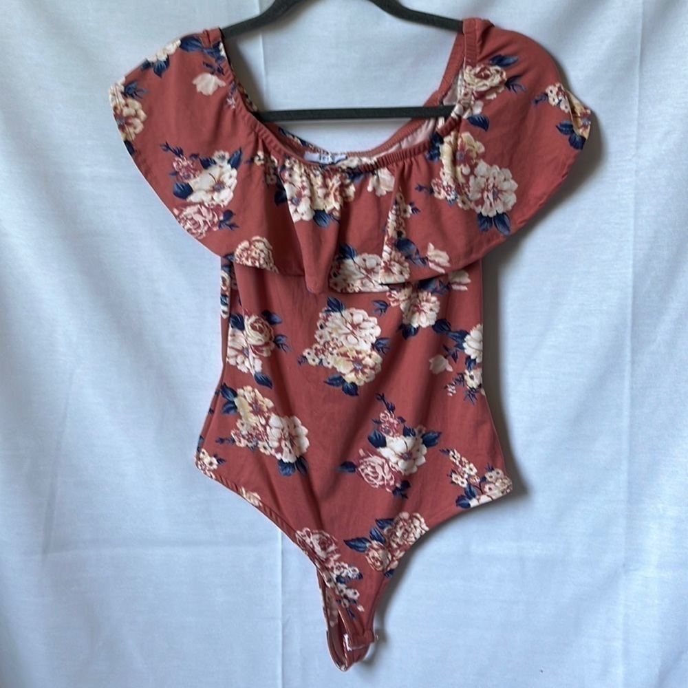 IRIS Floral Off Shoulder Ruffle Bodysuit Mauve Pink Large